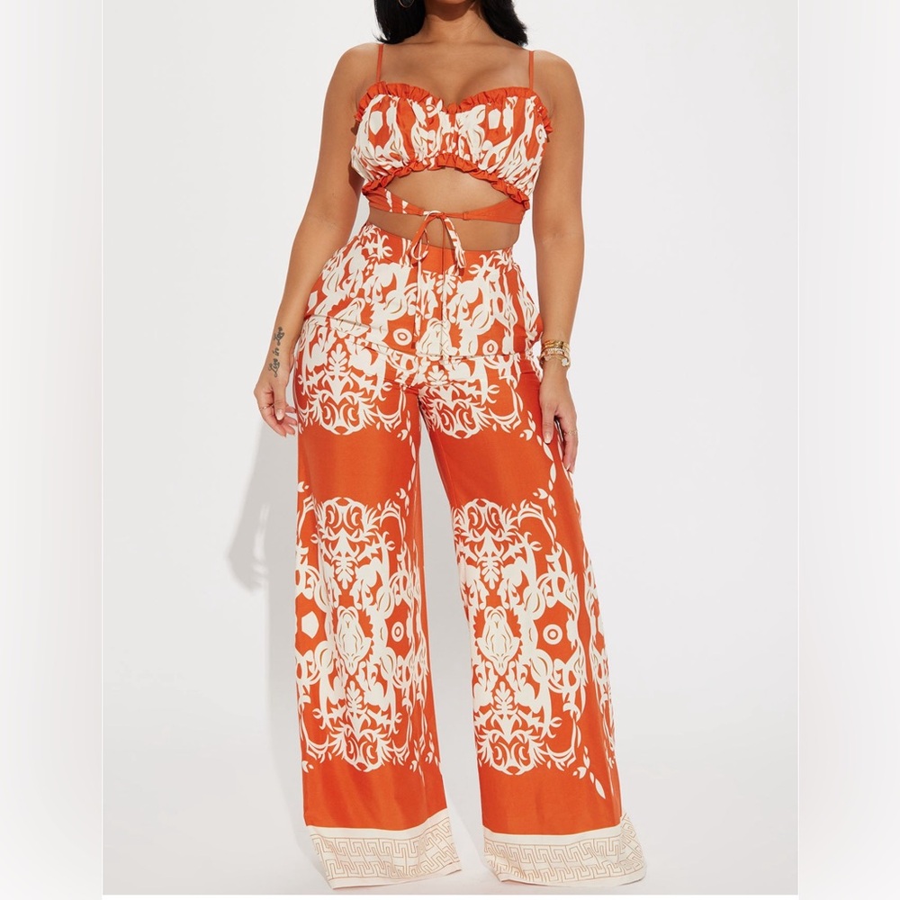 Nwt Fashion Nova 2 piece pants set